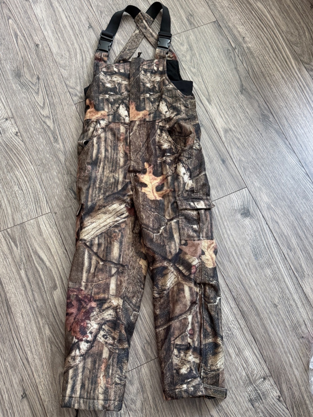 Camo hunting bibs